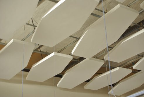 Het Verschil Tussen Akoestische Wand- en Plafondpanelen: Wat Kies je? - Muuroplossing